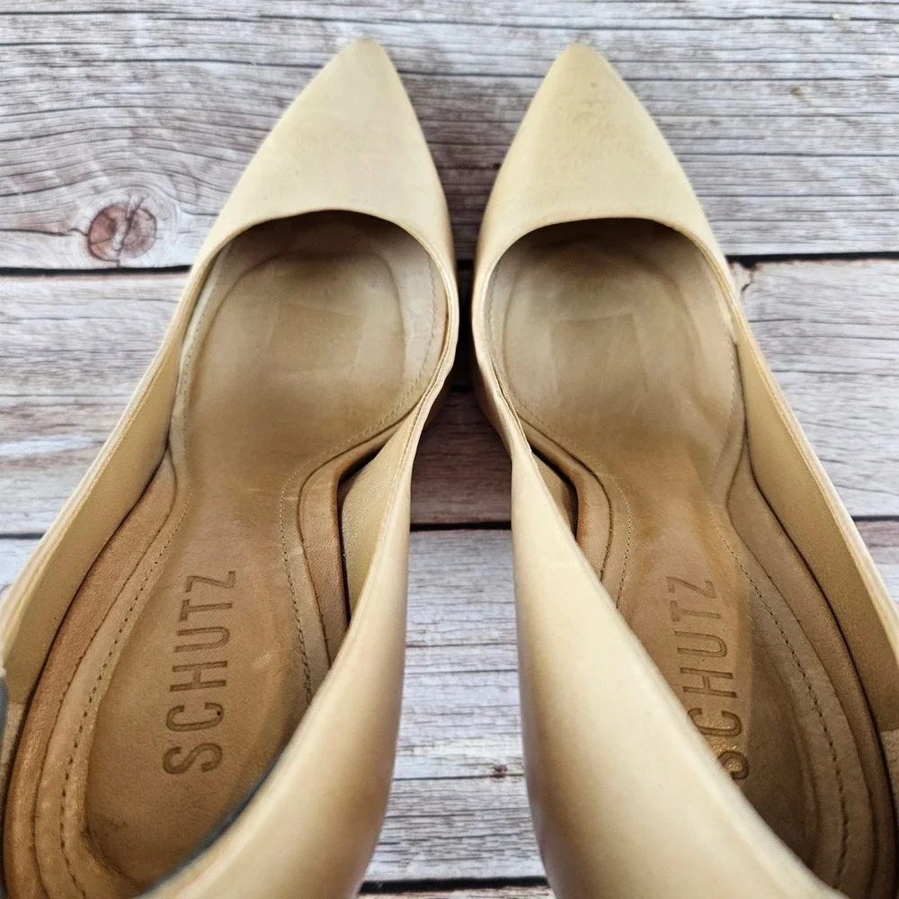 SCHUTZ some discoloration